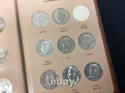 Ensemble complet Eisenhower (32) pièces de monnaie dans un livre Dansco de 1971 à 1978, comprenant des épreuves