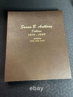 Ensemble complet de 18 pièces de monnaie de 1979 à 1999 de la poupée Susan B. Anthony dans un album DANSCO avec preuves.