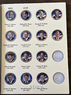 Ensemble complet de 46 pièces de monnaie de 1 dollar présidentielles américaines colorisées de la Monnaie des États-Unis en 2007.